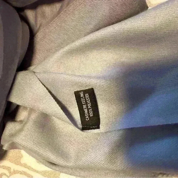 Zen Elk London Scarf And Gloves Gift Set. Stored In Box, Included. EUC - Picture 6 of 15